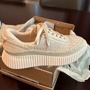 Dolce vita Dolen sandstone sneakers